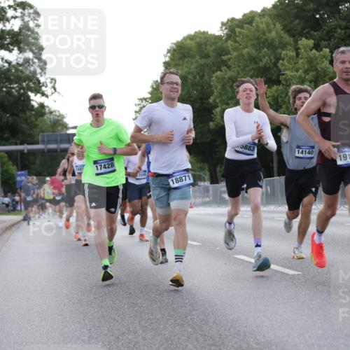 29.06.2025 - hella hamburg halbmarathon Jannik Wohlers http://msf.ph/oto/8190248 29.06.2025 09:44:41 Lombardsbrücke 1827, 2746, 3201, 5269, 5367, 6619, 6781, 10156, 10486, 10848, 11169, 12595, 12900, 13838, 14140, 14164, 14289, 15883, 16377, 16508, 16713, 16818, 17428, 17488, 18737, 18837, 18871, 18874, 19142 meine-sportfotos.de