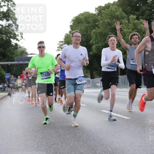 29.06.2025 - hella hamburg halbmarathon Jannik Wohlers http://msf.ph/oto/8190302 29.06.2025 09:44:41 Lombardsbrücke 1827, 2746, 3201, 5269, 5367, 6619, 6781, 10156, 10486, 10848, 11169, 12595, 12900, 13838, 14140, 14164, 14289, 15883, 16377, 16508, 16713, 16818, 17428, 17488, 18737, 18837, 18871, 18874, 19142 meine-sportfotos.de