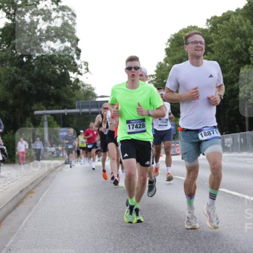 29.06.2025 - hella hamburg halbmarathon Jannik Wohlers http://msf.ph/oto/8190336 29.06.2025 09:44:42 Lombardsbrücke 1827, 2746, 3201, 5269, 5367, 6619, 6781, 10486, 10848, 11169, 12595, 12900, 13838, 14140, 14164, 14289, 15883, 16377, 16508, 16713, 16818, 17428, 17488, 18737, 18837, 18871, 18874, 19142 meine-sportfotos.de