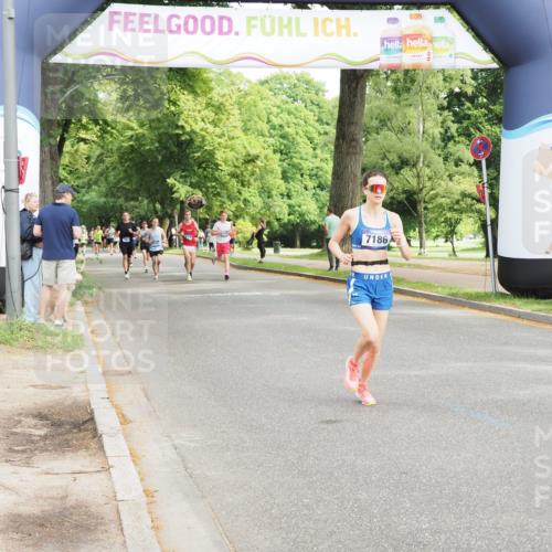 29.06.2025 - hella hamburg halbmarathon MichiJ http://msf.ph/oto/8190340 29.06.2025 10:19:37 Zwischen KM18-KM19 3189, 5308, 7186, 10173, 16713 meine-sportfotos.de