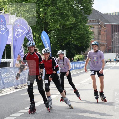 29.06.2025 - hella hamburg halbmarathon Strokosch-Dieckow http://msf.ph/oto/8190364 29.06.2025 09:30:48 Ziel 20152, 20153, 20549, 20550 meine-sportfotos.de
