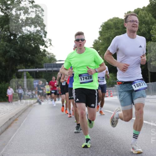 29.06.2025 - hella hamburg halbmarathon Jannik Wohlers http://msf.ph/oto/8190371 29.06.2025 09:44:42 Lombardsbrücke 1827, 2746, 3201, 5269, 5367, 6619, 6781, 10486, 10848, 11169, 12595, 12900, 13838, 14140, 14164, 14289, 15883, 16377, 16508, 16713, 16818, 17428, 17488, 18737, 18837, 18871, 18874, 19142 meine-sportfotos.de