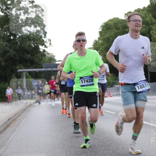 29.06.2025 - hella hamburg halbmarathon Jannik Wohlers http://msf.ph/oto/8190388 29.06.2025 09:44:42 Lombardsbrücke 1827, 2746, 3201, 5269, 5367, 6619, 6781, 10486, 10848, 11169, 12595, 12900, 13838, 14140, 14164, 14289, 15883, 16377, 16508, 16713, 16818, 17428, 17488, 18737, 18837, 18871, 18874, 19142 meine-sportfotos.de