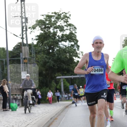 29.06.2025 - hella hamburg halbmarathon Jannik Wohlers http://msf.ph/oto/8190412 29.06.2025 09:44:43 Lombardsbrücke 1827, 2746, 3201, 5269, 6619, 6781, 10486, 10848, 11169, 12049, 12595, 12900, 13838, 14140, 14164, 14289, 15883, 16157, 16508, 16713, 16818, 17428, 17488, 18737, 18837, 18871, 18874, 19142 meine-sportfotos.de