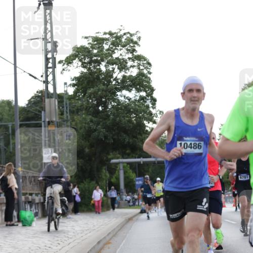 29.06.2025 - hella hamburg halbmarathon Jannik Wohlers http://msf.ph/oto/8190422 29.06.2025 09:44:43 Lombardsbrücke 1827, 2746, 3201, 5269, 6619, 6781, 10486, 10848, 11169, 12049, 12595, 12900, 13838, 14140, 14164, 14289, 15883, 16157, 16508, 16713, 16818, 17428, 17488, 18737, 18837, 18871, 18874, 19142 meine-sportfotos.de