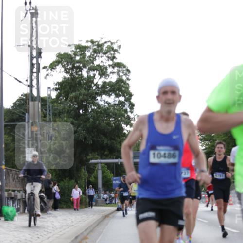 29.06.2025 - hella hamburg halbmarathon Jannik Wohlers http://msf.ph/oto/8190457 29.06.2025 09:44:43 Lombardsbrücke 1827, 2746, 3201, 5269, 6619, 6781, 10486, 10848, 11169, 12049, 12595, 12900, 13838, 14140, 14164, 14289, 15883, 16157, 16508, 16713, 16818, 17428, 17488, 18737, 18837, 18871, 18874, 19142 meine-sportfotos.de