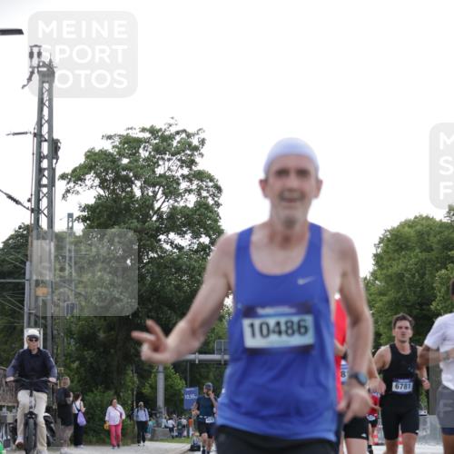 29.06.2025 - hella hamburg halbmarathon Jannik Wohlers http://msf.ph/oto/8190523 29.06.2025 09:44:43 Lombardsbrücke 1827, 2746, 3201, 5269, 6619, 6781, 10486, 10848, 11169, 12049, 12595, 12900, 13838, 14140, 14164, 14289, 15883, 16157, 16508, 16713, 16818, 17428, 17488, 18737, 18837, 18871, 18874, 19142 meine-sportfotos.de