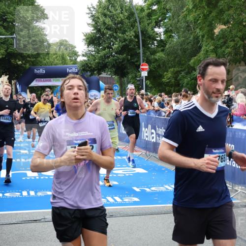 29.06.2025 - hella hamburg halbmarathon Zöllner http://msf.ph/oto/8190529 29.06.2025 10:44:40 Ziel 1468, 1782, 2365, 2402, 3305, 4991, 5476, 6490, 6495, 7710, 10669, 12711, 14351, 14798, 14816, 15862, 16224, 17097, 18107, 18437, 18464, 18539, 18560, 18868, 19206 meine-sportfotos.de