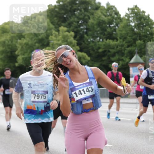 29.06.2025 - hella hamburg halbmarathon Jannik Wohlers http://msf.ph/oto/8190546 29.06.2025 10:24:05 Lombardsbrücke 1064, 1352, 1395, 2132, 2280, 2477, 2944, 3053, 3132, 3421, 3786, 4111, 4162, 4221, 4464, 4719, 5138, 5829, 5830, 6478, 6524, 6526, 6570, 7528, 7975, 8167, 8297, 9063, 11651, 12070, 12210, 12303, 13111, 13113, 13380, 13573, 13638, 13711, 14143, 15796, 18077, 18105, 19080 meine-sportfotos.de