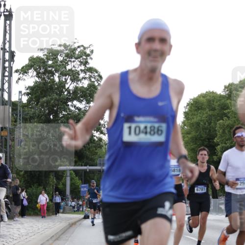29.06.2025 - hella hamburg halbmarathon Jannik Wohlers http://msf.ph/oto/8190561 29.06.2025 09:44:43 Lombardsbrücke 1827, 2746, 3201, 5269, 6619, 6781, 10486, 10848, 11169, 12049, 12595, 12900, 13838, 14140, 14164, 14289, 15883, 16157, 16508, 16713, 16818, 17428, 17488, 18737, 18837, 18871, 18874, 19142 meine-sportfotos.de