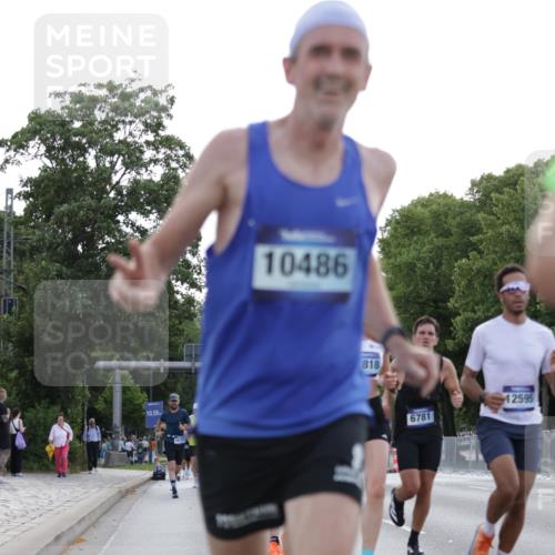 29.06.2025 - hella hamburg halbmarathon Jannik Wohlers http://msf.ph/oto/8190566 29.06.2025 09:44:43 Lombardsbrücke 1827, 2746, 3201, 5269, 6619, 6781, 10486, 10848, 11169, 12049, 12595, 12900, 13838, 14140, 14164, 14289, 15883, 16157, 16508, 16713, 16818, 17428, 17488, 18737, 18837, 18871, 18874, 19142 meine-sportfotos.de
