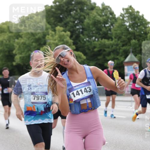 29.06.2025 - hella hamburg halbmarathon Jannik Wohlers http://msf.ph/oto/8190578 29.06.2025 10:24:05 Lombardsbrücke 1064, 1352, 1395, 2132, 2280, 2477, 2944, 3053, 3132, 3421, 3786, 4111, 4162, 4221, 4464, 4719, 5138, 5829, 5830, 6478, 6524, 6526, 6570, 7528, 7975, 8167, 8297, 9063, 11651, 12070, 12210, 12303, 13111, 13113, 13380, 13573, 13638, 13711, 14143, 15796, 18077, 18105, 19080 meine-sportfotos.de