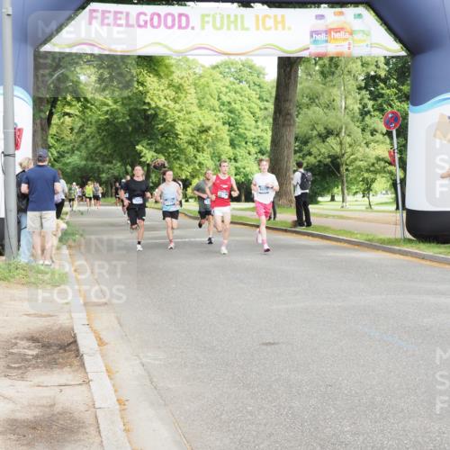 29.06.2025 - hella hamburg halbmarathon MichiJ http://msf.ph/oto/8190581 29.06.2025 10:19:39 Zwischen KM18-KM19 5308, 7186, 10173, 16713, 16736 meine-sportfotos.de