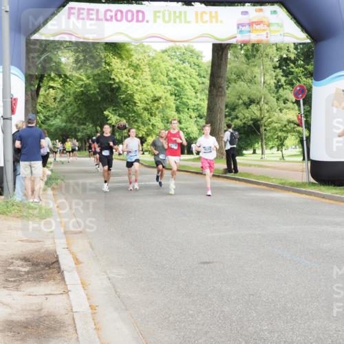 29.06.2025 - hella hamburg halbmarathon MichiJ http://msf.ph/oto/8190592 29.06.2025 10:19:39 Zwischen KM18-KM19 5308, 7186, 10173, 16713, 16736 meine-sportfotos.de