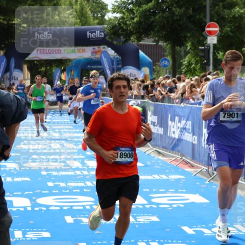 29.06.2025 - hella hamburg halbmarathon Zöllner http://msf.ph/oto/8190617 29.06.2025 10:34:20 Ziel 1002, 1080, 3005, 7901, 14784, 18906 meine-sportfotos.de
