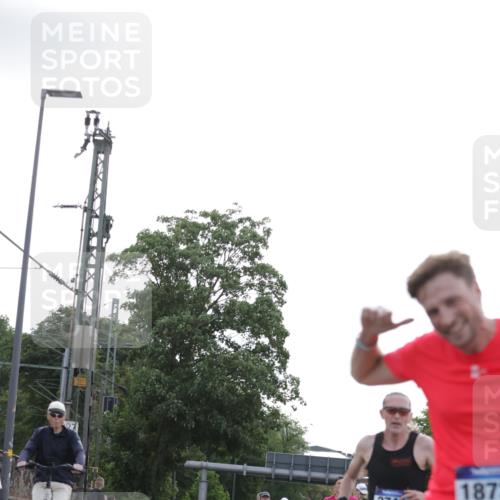 29.06.2025 - hella hamburg halbmarathon Jannik Wohlers http://msf.ph/oto/8190620 29.06.2025 09:44:44 Lombardsbrücke 1758, 1827, 2746, 3201, 5269, 6619, 6781, 9381, 10486, 10848, 11169, 12049, 12595, 12900, 13838, 14140, 14164, 14289, 15672, 15883, 16157, 16508, 16713, 16818, 17374, 17428, 17488, 18737, 18837, 18871, 18874, 19142 meine-sportfotos.de