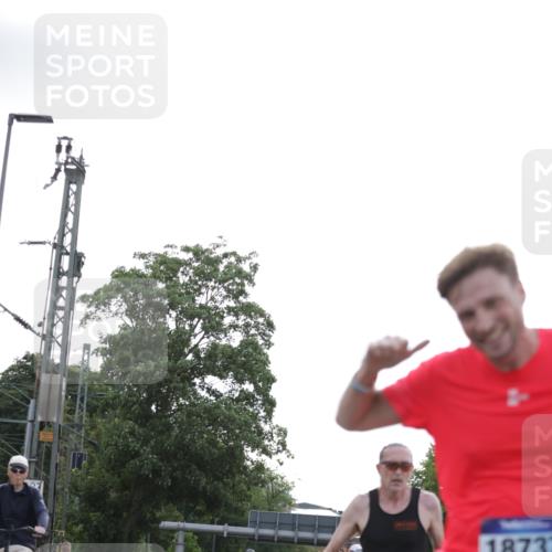29.06.2025 - hella hamburg halbmarathon Jannik Wohlers http://msf.ph/oto/8190640 29.06.2025 09:44:44 Lombardsbrücke 1758, 1827, 2746, 3201, 5269, 6619, 6781, 9381, 10486, 10848, 11169, 12049, 12595, 12900, 13838, 14140, 14164, 14289, 15672, 15883, 16157, 16508, 16713, 16818, 17374, 17428, 17488, 18737, 18837, 18871, 18874, 19142 meine-sportfotos.de