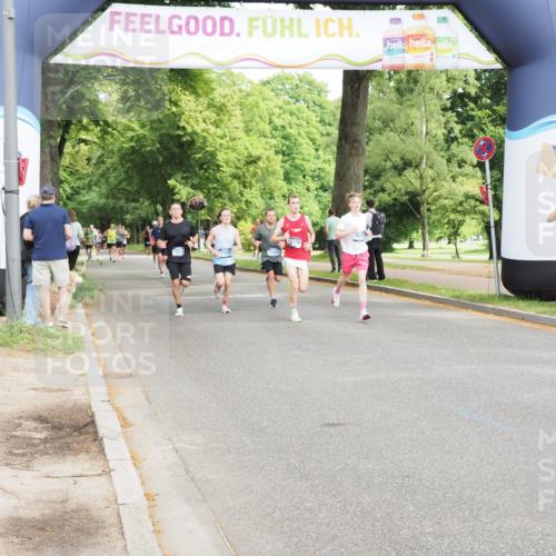 29.06.2025 - hella hamburg halbmarathon MichiJ http://msf.ph/oto/8190678 29.06.2025 10:19:39 Zwischen KM18-KM19 5308, 7186, 10173, 16713, 16736 meine-sportfotos.de
