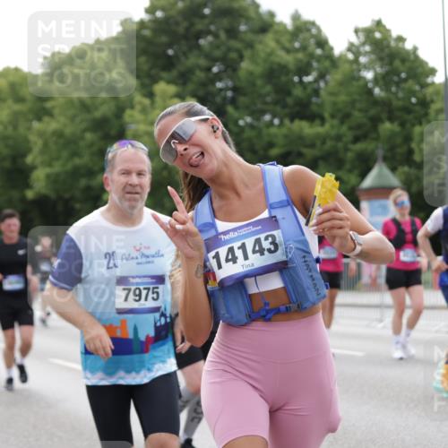 29.06.2025 - hella hamburg halbmarathon Jannik Wohlers http://msf.ph/oto/8190703 29.06.2025 10:24:06 Lombardsbrücke 1064, 1352, 1395, 2132, 2280, 2477, 2944, 3053, 3132, 3421, 3786, 4111, 4162, 4221, 4464, 4719, 5138, 5829, 5830, 6478, 6524, 6526, 6570, 7528, 7975, 8167, 8297, 9063, 11651, 12070, 12303, 13111, 13113, 13380, 13573, 13638, 13711, 14143, 15796, 15975, 18077, 18105, 19080 meine-sportfotos.de