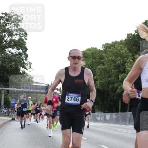 29.06.2025 - hella hamburg halbmarathon Jannik Wohlers http://msf.ph/oto/8190711 29.06.2025 09:44:45 Lombardsbrücke 1758, 1827, 2746, 3201, 5269, 6619, 6781, 9381, 10486, 10848, 11169, 12049, 12595, 12900, 14140, 14164, 14289, 15672, 15883, 16157, 16711, 16713, 16818, 17374, 17428, 17488, 18737, 18837, 18871, 18874, 19142 meine-sportfotos.de