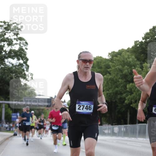 29.06.2025 - hella hamburg halbmarathon Jannik Wohlers http://msf.ph/oto/8190734 29.06.2025 09:44:45 Lombardsbrücke 1758, 1827, 2746, 3201, 5269, 6619, 6781, 9381, 10486, 10848, 11169, 12049, 12595, 12900, 14140, 14164, 14289, 15672, 15883, 16157, 16711, 16713, 16818, 17374, 17428, 17488, 18737, 18837, 18871, 18874, 19142 meine-sportfotos.de