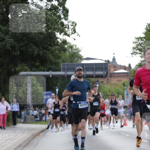 29.06.2025 - hella hamburg halbmarathon Jannik Wohlers http://msf.ph/oto/8190807 29.06.2025 09:44:46 Lombardsbrücke 1758, 1827, 2746, 3201, 5269, 6619, 6781, 9381, 10486, 11169, 12049, 12595, 12900, 14140, 14164, 14289, 15672, 15883, 16157, 16711, 16713, 16818, 17175, 17374, 17428, 17488, 18737, 18837, 18871, 18874, 19142 meine-sportfotos.de
