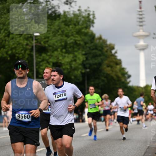29.06.2025 - hella hamburg halbmarathon Dr. Thomas Lammeyer http://msf.ph/oto/8190830 29.06.2025 10:11:03 Kennedybrücke 1245, 4502, 4550, 5951, 6314, 6572, 6664, 8960, 9560, 10212, 10297 meine-sportfotos.de