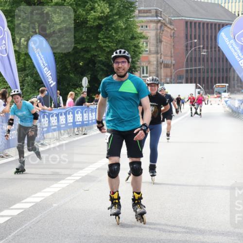 29.06.2025 - hella hamburg halbmarathon Strokosch-Dieckow http://msf.ph/oto/8190831 29.06.2025 09:31:39 Ziel 20008, 20021, 20029, 20060, 20062, 20183, 20260, 20363 meine-sportfotos.de