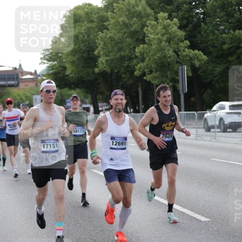 29.06.2025 - hella hamburg halbmarathon Jannik Wohlers http://msf.ph/oto/8190960 29.06.2025 09:45:08 Lombardsbrücke 57, 1707, 1990, 2689, 3043, 4050, 4129, 4679, 4698, 4749, 5070, 5328, 5746, 5826, 6358, 7272, 7389, 7481, 7651, 7723, 8190, 8209, 8883, 9137, 9571, 9634, 10017, 10171, 10876, 11120, 11413, 11857, 12234, 12308, 12691, 12988, 13066, 13618, 14028, 14395, 14466, 14784, 15621, 15826, 15887, 16712, 17151, 17802, 18099, 18102, 18177, 18692, 19194, 19202, 19203, 19204 meine-sportfotos.de
