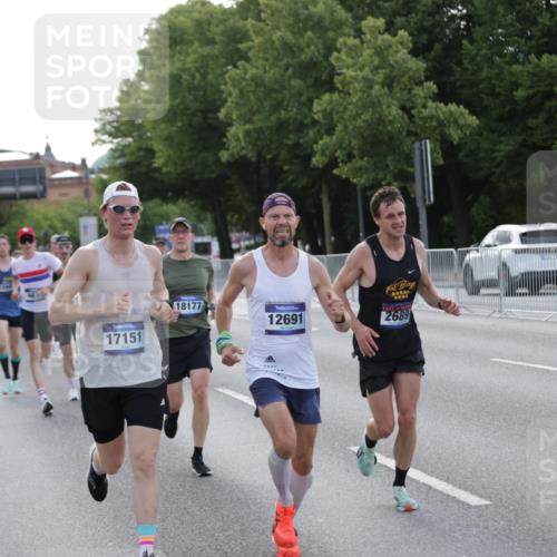 29.06.2025 - hella hamburg halbmarathon Jannik Wohlers http://msf.ph/oto/8190968 29.06.2025 09:45:08 Lombardsbrücke 57, 1707, 1990, 2689, 3043, 4050, 4129, 4679, 4698, 4749, 5070, 5328, 5746, 5826, 6358, 7272, 7389, 7481, 7651, 7723, 8190, 8209, 8883, 9137, 9571, 9634, 10017, 10171, 10876, 11120, 11413, 11857, 12234, 12308, 12691, 12988, 13066, 13618, 14028, 14395, 14466, 14784, 15621, 15826, 15887, 16712, 17151, 17802, 18099, 18102, 18177, 18692, 19194, 19202, 19203, 19204 meine-sportfotos.de