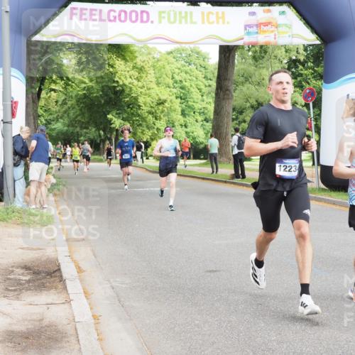 29.06.2025 - hella hamburg halbmarathon MichiJ http://msf.ph/oto/8190975 29.06.2025 10:19:42 Zwischen KM18-KM19 7186, 9571, 12234, 12308, 16736, 17197 meine-sportfotos.de