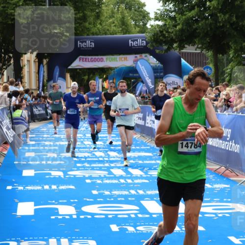 29.06.2025 - hella hamburg halbmarathon Zöllner http://msf.ph/oto/8190990 29.06.2025 10:34:25 Ziel 1002, 5550, 9686, 14784, 16417, 18099 meine-sportfotos.de
