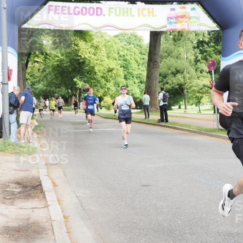 29.06.2025 - hella hamburg halbmarathon MichiJ http://msf.ph/oto/8190999 29.06.2025 10:19:43 Zwischen KM18-KM19 7186, 9571, 12234, 12308, 15507, 16736, 17197 meine-sportfotos.de