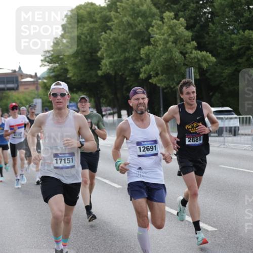 29.06.2025 - hella hamburg halbmarathon Jannik Wohlers http://msf.ph/oto/8191003 29.06.2025 09:45:08 Lombardsbrücke 57, 1707, 1990, 2689, 3043, 4050, 4129, 4679, 4698, 4749, 5070, 5328, 5746, 5826, 6358, 7272, 7389, 7481, 7651, 7723, 8190, 8209, 8883, 9137, 9571, 9634, 10017, 10171, 10876, 11120, 11413, 11857, 12234, 12308, 12691, 12988, 13066, 13618, 14028, 14395, 14466, 14784, 15621, 15826, 15887, 16712, 17151, 17802, 18099, 18102, 18177, 18692, 19194, 19202, 19203, 19204 meine-sportfotos.de