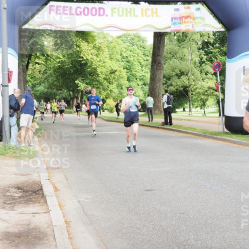 29.06.2025 - hella hamburg halbmarathon MichiJ http://msf.ph/oto/8191008 29.06.2025 10:19:43 Zwischen KM18-KM19 7186, 9571, 12234, 12308, 15507, 16736, 17197 meine-sportfotos.de