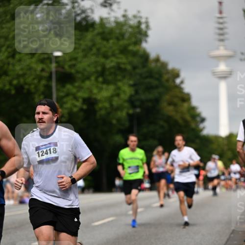 29.06.2025 - hella hamburg halbmarathon Dr. Thomas Lammeyer http://msf.ph/oto/8191015 29.06.2025 10:11:04 Kennedybrücke 1245, 4502, 5951, 6314, 6572, 6664, 8960, 9560, 10212, 10297, 11394 meine-sportfotos.de