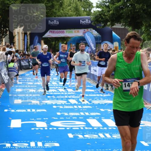 29.06.2025 - hella hamburg halbmarathon Zöllner http://msf.ph/oto/8191037 29.06.2025 10:34:26 Ziel 1002, 5550, 9686, 14784, 16417, 18099 meine-sportfotos.de