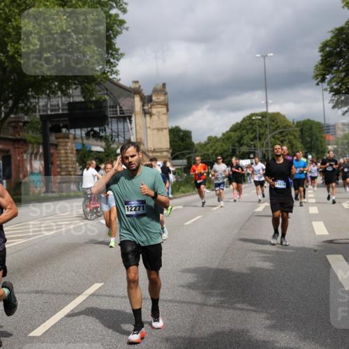 29.06.2025 - hella hamburg halbmarathon Yannick Fuchs http://msf.ph/oto/8191041 29.06.2025 10:43:57 20KM 2516, 2788, 2878, 3414, 3543, 3562, 3692, 4247, 5447, 5978, 6115, 6125, 6282, 7100, 7332, 7657, 8437, 8454, 8576, 8689, 8813, 8921, 9200, 9491, 9551, 9597, 9723, 9965, 10189, 10480, 11339, 11975, 12035, 12203, 12271, 12733, 13159, 13225, 13463, 13690, 13976, 14562, 14794, 14838, 15519, 15620, 15966, 16403, 16653, 16738, 16843, 16877, 16891, 17001, 17282, 17753, 17908, 18350, 18926, 18960, 19109 meine-sportfotos.de