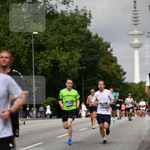 29.06.2025 - hella hamburg halbmarathon Dr. Thomas Lammeyer http://msf.ph/oto/8191046 29.06.2025 10:11:04 Kennedybrücke 1245, 4502, 5951, 6314, 6572, 6664, 8960, 9560, 10212, 10297, 11394 meine-sportfotos.de