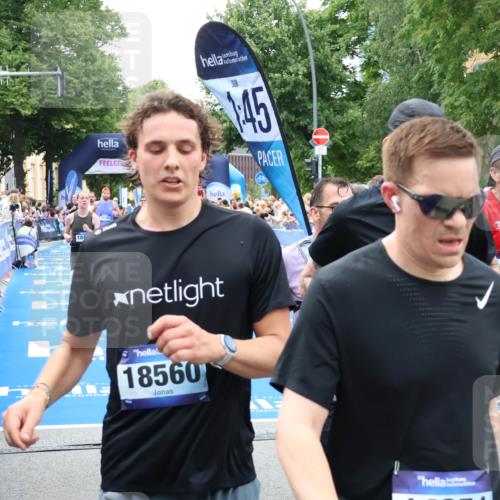 29.06.2025 - hella hamburg halbmarathon Zöllner http://msf.ph/oto/8191073 29.06.2025 10:44:46 Ziel 1782, 1941, 2970, 3785, 4270, 4991, 6490, 10669, 15185, 15233, 17251, 18107, 18437, 18464, 18868, 19206 meine-sportfotos.de