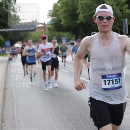 29.06.2025 - hella hamburg halbmarathon Jannik Wohlers http://msf.ph/oto/8191109 29.06.2025 09:45:09 Lombardsbrücke 57, 1707, 1990, 2689, 3043, 4050, 4129, 4679, 4698, 4749, 5070, 5328, 5746, 5826, 6358, 7272, 7389, 7481, 7651, 7723, 8190, 8209, 8883, 9137, 9571, 9634, 10017, 10171, 10876, 11120, 11413, 11857, 12234, 12308, 12691, 12988, 13066, 13618, 14028, 14395, 14466, 14784, 15621, 15826, 15887, 16712, 17151, 17191, 17197, 17802, 18099, 18102, 18177, 18692, 19194, 19202, 19203, 19204 meine-sportfotos.de