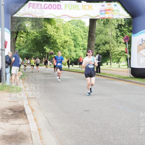 29.06.2025 - hella hamburg halbmarathon MichiJ http://msf.ph/oto/8191121 29.06.2025 10:19:44 Zwischen KM18-KM19 3845, 7186, 9571, 12234, 12308, 15507, 16736, 17197 meine-sportfotos.de
