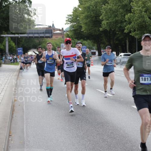 29.06.2025 - hella hamburg halbmarathon Jannik Wohlers http://msf.ph/oto/8191154 29.06.2025 09:45:09 Lombardsbrücke 57, 1707, 1990, 2689, 3043, 4050, 4129, 4679, 4698, 4749, 5070, 5328, 5746, 5826, 6358, 7272, 7389, 7481, 7651, 7723, 8190, 8209, 8883, 9137, 9571, 9634, 10017, 10171, 10876, 11120, 11413, 11857, 12234, 12308, 12691, 12988, 13066, 13618, 14028, 14395, 14466, 14784, 15621, 15826, 15887, 16712, 17151, 17191, 17197, 17802, 18099, 18102, 18177, 18692, 19194, 19202, 19203, 19204 meine-sportfotos.de