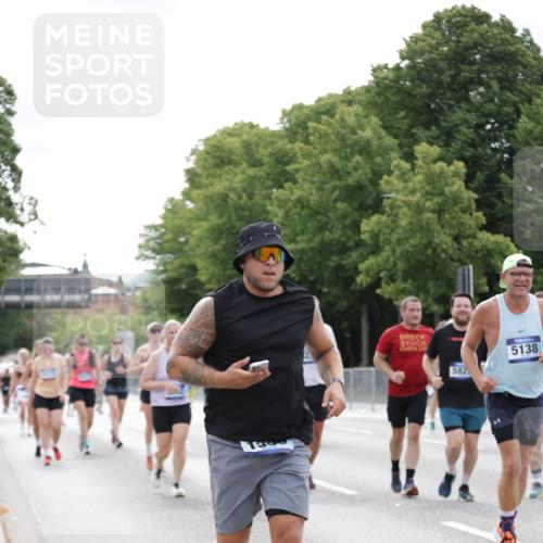 29.06.2025 - hella hamburg halbmarathon Jannik Wohlers http://msf.ph/oto/8191161 29.06.2025 10:24:11 Lombardsbrücke 1064, 1352, 1395, 2280, 2944, 3053, 3099, 3113, 3132, 3421, 3786, 4111, 4221, 4464, 5138, 5829, 5830, 6261, 6570, 7975, 10907, 11651, 11816, 11817, 12070, 12303, 13111, 13113, 13380, 13573, 13638, 14143, 15796, 15975, 18077, 18105, 19080 meine-sportfotos.de