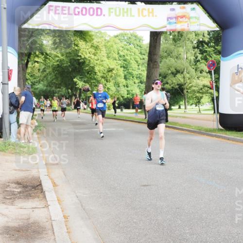 29.06.2025 - hella hamburg halbmarathon MichiJ http://msf.ph/oto/8191170 29.06.2025 10:19:44 Zwischen KM18-KM19 3845, 7186, 9571, 12234, 12308, 15507, 16736, 17197 meine-sportfotos.de