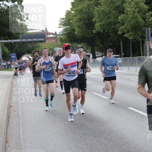 29.06.2025 - hella hamburg halbmarathon Jannik Wohlers http://msf.ph/oto/8191198 29.06.2025 09:45:09 Lombardsbrücke 57, 1707, 1990, 2689, 3043, 4050, 4129, 4679, 4698, 4749, 5070, 5328, 5746, 5826, 6358, 7272, 7389, 7481, 7651, 7723, 8190, 8209, 8883, 9137, 9571, 9634, 10017, 10171, 10876, 11120, 11413, 11857, 12234, 12308, 12691, 12988, 13066, 13618, 14028, 14395, 14466, 14784, 15621, 15826, 15887, 16712, 17151, 17191, 17197, 17802, 18099, 18102, 18177, 18692, 19194, 19202, 19203, 19204 meine-sportfotos.de