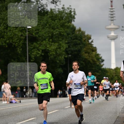 29.06.2025 - hella hamburg halbmarathon Dr. Thomas Lammeyer http://msf.ph/oto/8191215 29.06.2025 10:11:05 Kennedybrücke 1245, 4502, 6314, 6572, 6664, 9560, 10212, 10297, 11394 meine-sportfotos.de