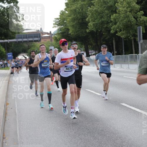 29.06.2025 - hella hamburg halbmarathon Jannik Wohlers http://msf.ph/oto/8191218 29.06.2025 09:45:09 Lombardsbrücke 57, 1707, 1990, 2689, 3043, 4050, 4129, 4679, 4698, 4749, 5070, 5328, 5746, 5826, 6358, 7272, 7389, 7481, 7651, 7723, 8190, 8209, 8883, 9137, 9571, 9634, 10017, 10171, 10876, 11120, 11413, 11857, 12234, 12308, 12691, 12988, 13066, 13618, 14028, 14395, 14466, 14784, 15621, 15826, 15887, 16712, 17151, 17191, 17197, 17802, 18099, 18102, 18177, 18692, 19194, 19202, 19203, 19204 meine-sportfotos.de