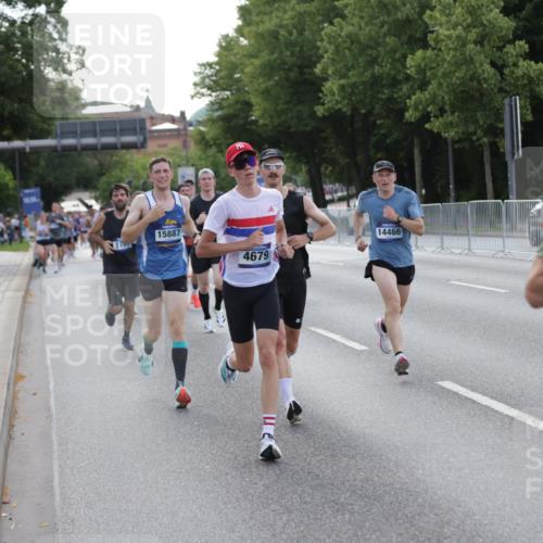 29.06.2025 - hella hamburg halbmarathon Jannik Wohlers http://msf.ph/oto/8191238 29.06.2025 09:45:10 Lombardsbrücke 57, 1707, 1990, 2689, 3043, 4050, 4129, 4679, 4698, 4749, 5070, 5328, 5746, 5826, 6358, 7272, 7389, 7481, 7651, 7723, 8190, 8209, 8883, 9137, 9571, 9634, 10017, 10171, 10876, 11120, 11413, 11857, 12234, 12308, 12691, 12988, 13066, 13618, 14028, 14395, 14466, 14784, 15621, 15826, 15887, 16712, 17151, 17191, 17197, 17802, 18099, 18102, 18177, 18692, 19194, 19202, 19203, 19204 meine-sportfotos.de