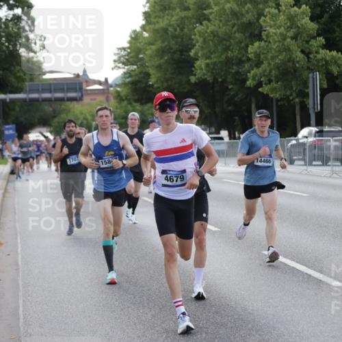 29.06.2025 - hella hamburg halbmarathon Jannik Wohlers http://msf.ph/oto/8191269 29.06.2025 09:45:10 Lombardsbrücke 57, 1707, 1990, 2689, 3043, 4050, 4129, 4679, 4698, 4749, 5070, 5328, 5746, 5826, 6358, 7272, 7389, 7481, 7651, 7723, 8190, 8209, 8883, 9137, 9571, 9634, 10017, 10171, 10876, 11120, 11413, 11857, 12234, 12308, 12691, 12988, 13066, 13618, 14028, 14395, 14466, 14784, 15621, 15826, 15887, 16712, 17151, 17191, 17197, 17802, 18099, 18102, 18177, 18692, 19194, 19202, 19203, 19204 meine-sportfotos.de